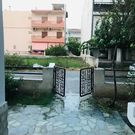 V * Akrata
