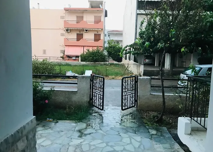 V * Akrata
