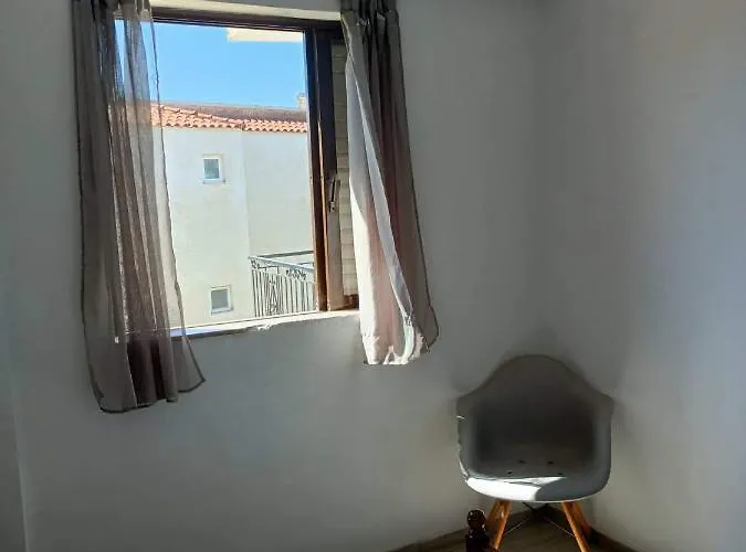Apartament V *